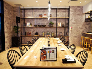 55周年新モデル店舗」10 24オープンの大阪王将神保町店に 「I-Robo2」導入TechMagic株式会社のプレスリリース