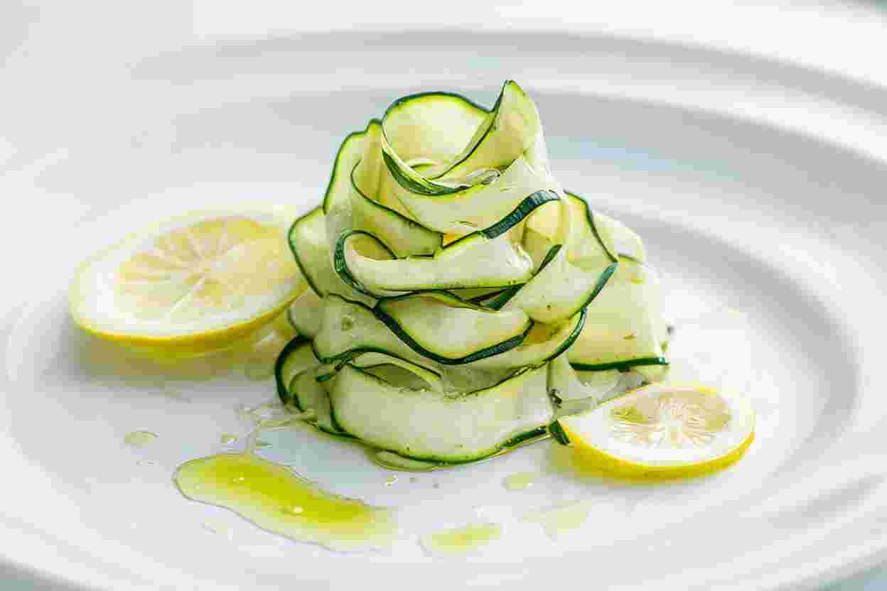 意外!? ズッキーニは生で食べられる！おいしいレシピ厳選10 - macaroni