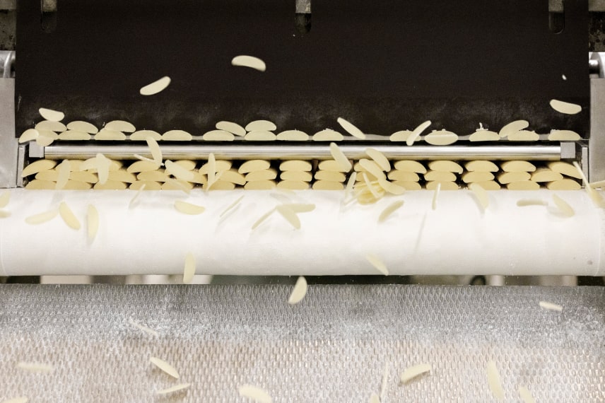 プレミアムな柿の種「TaneBits」から ご当地グルメの味わいが楽しめる 店舗限定商品 新発売NEWSCAST