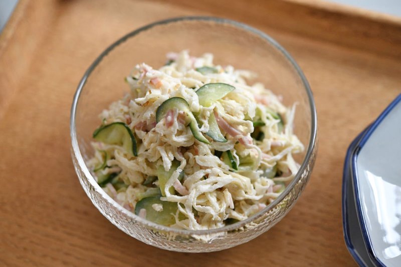 大根サラダ、七種類の大根を使った冬の彩りレシピ