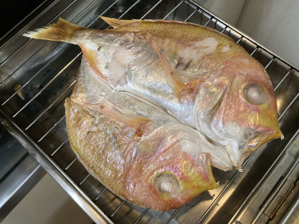 FISH COOK BOOK 骨まで食べる 連子鯛 - うえはら株式会社