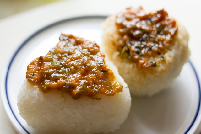 バーベキューに人気のおにぎりのレシピ！焼き方のコツやポイントもプロが解説宅配バーベ急便