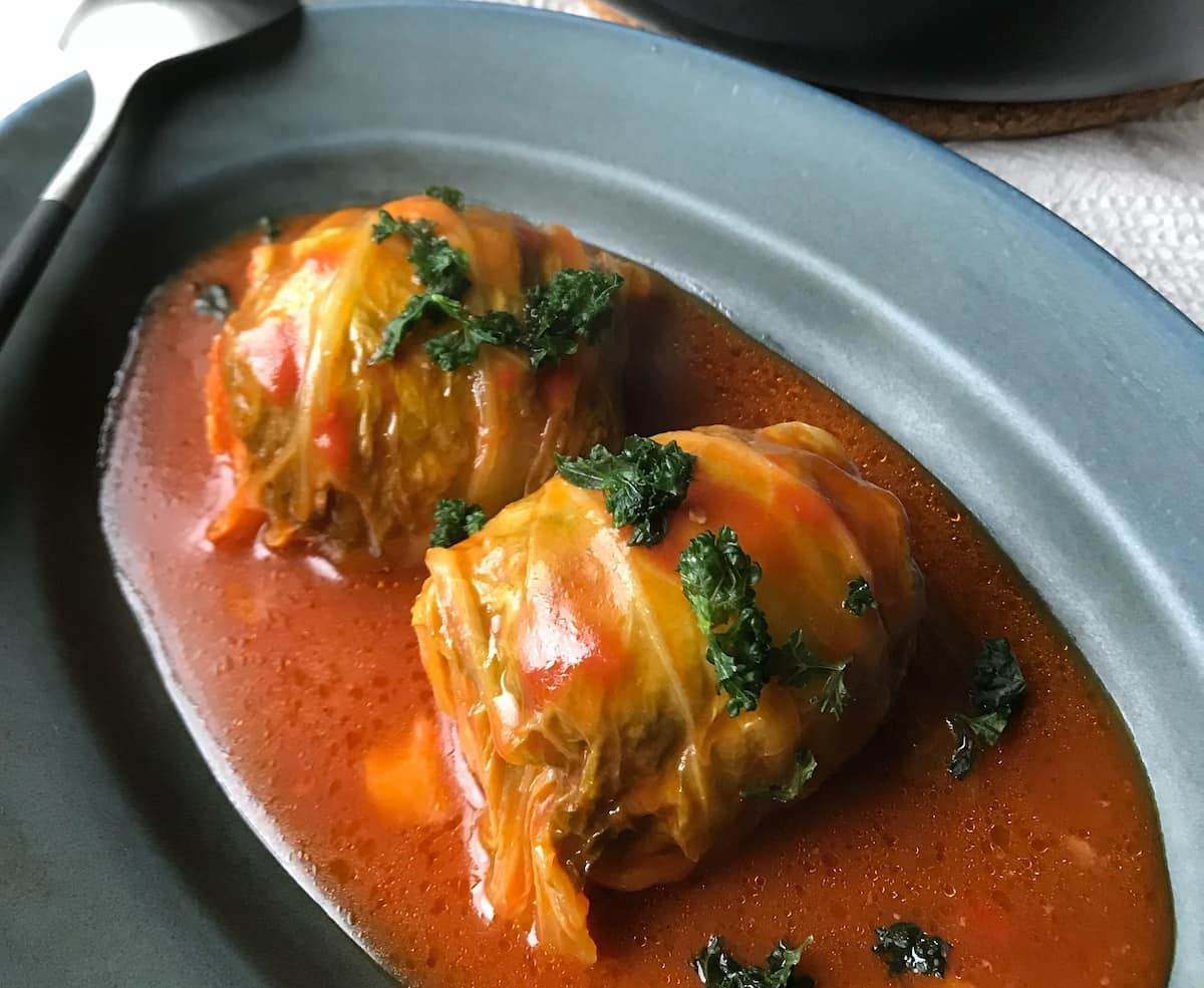 山本ゆり さんのもつ鍋風。忙しいときには最高！！！具はキャベツ、しいたけ、にんじんひらひら、ささがきごぼう、油揚げ、絹豆腐、豚バラに、にんにくとやっこネギ。 最後に中華麺も入れておいしかったー！今年初の鍋。やっぱり鍋は最高だあ❤️キャベツレシピ