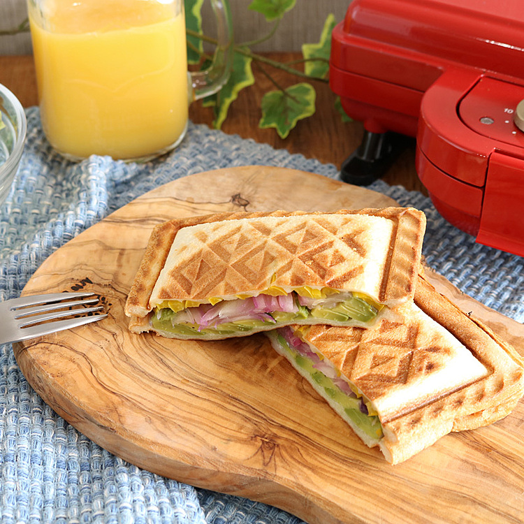 フライパンで焼くミートホットサンド