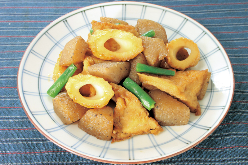 牛肉と厚揚げ、ちぎりこんにゃくの煮物