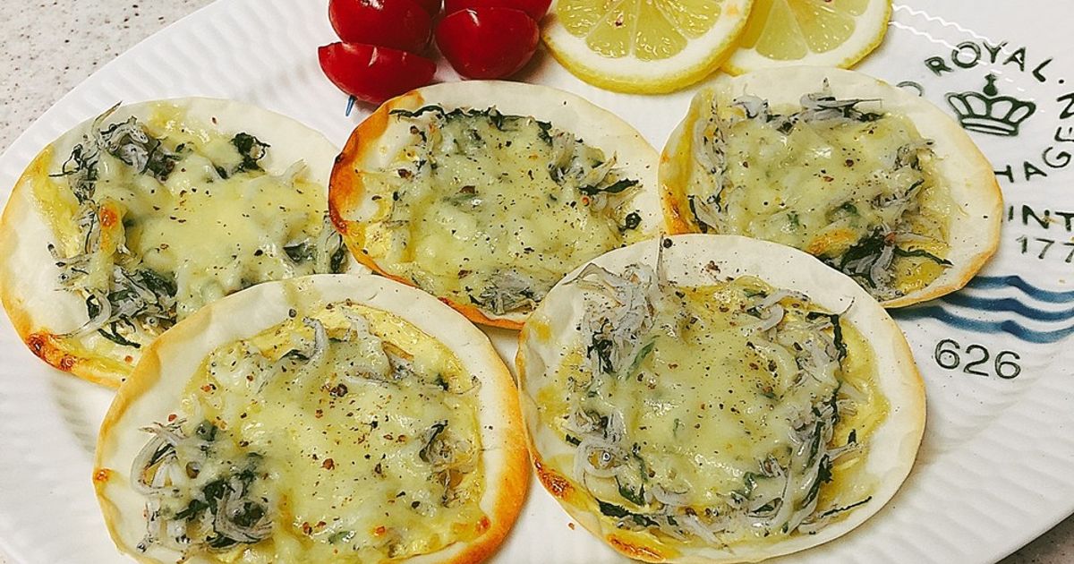 しらす干しでサッパリ！パリっと餃子皮ピザ