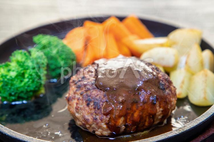 ハンバーグ ランチ」の46万点のロイヤリティフリー画像、写真素材、絵Shutterstock