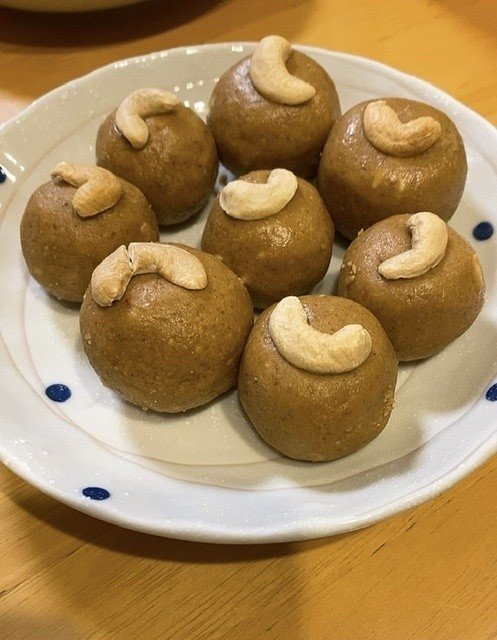 人力綿あめ？インドの伝統菓子「SoanPapdi」は日本の家庭でも作れるか :: デイリーポータルZ