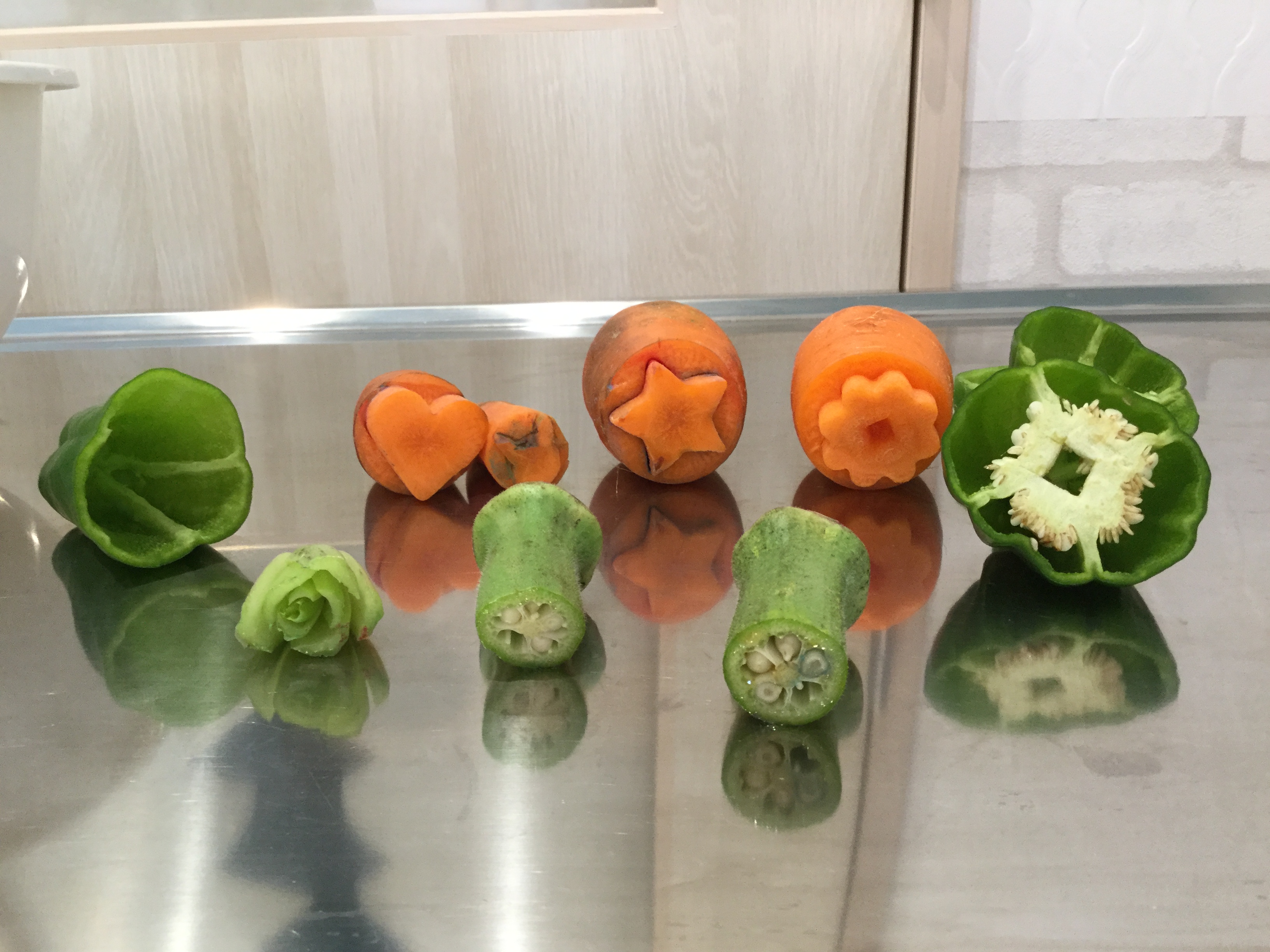 野菜スタンプ＆消しゴムはんこ 手作りして絵ハガキを自作！ おうち時間を楽しもう - ハピキャンキャンプ・アウトドア情報メディア