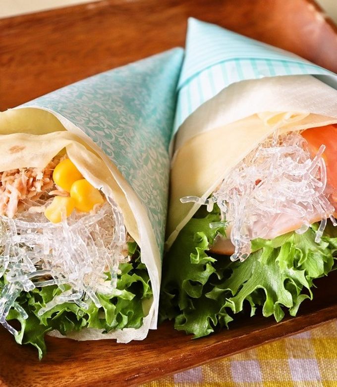 コーヒーフラワーのクレープサラダベトナムエッグソース添え