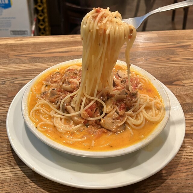 渋谷の絶望スパゲティーを体験しよう！ホームズパスタの魅力