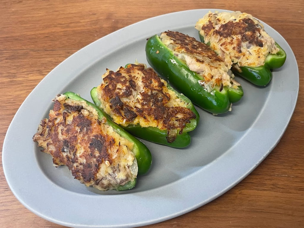 手ちぎりピーマンとサバ缶のレンジ煮