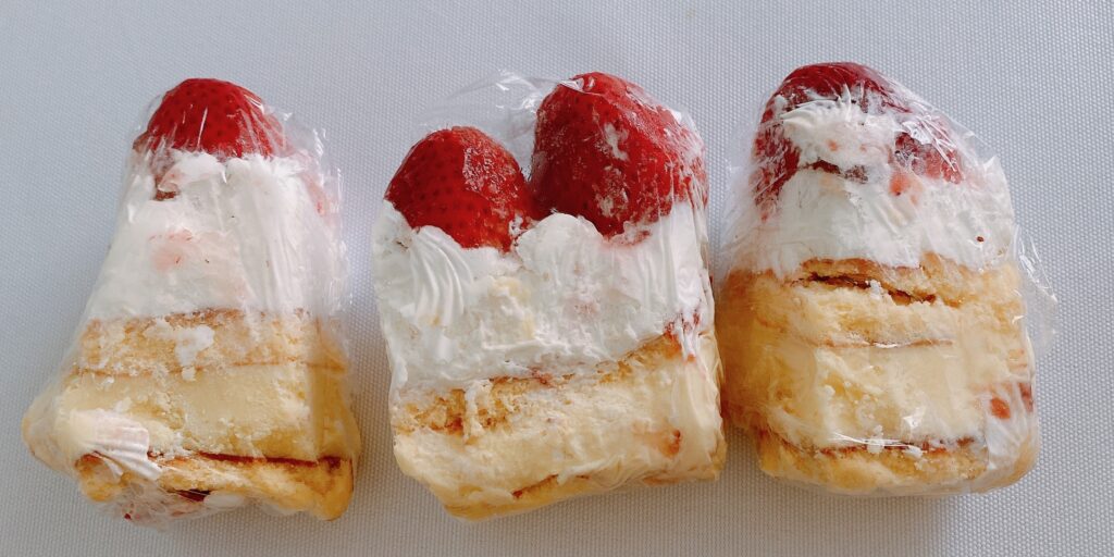 コストコのダブルストロベリーケーキの切り方と冷凍保存を解説