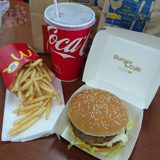 ASCII.jp：マクドナルド「グランドフライ」6年ぶりに。グランドコークも登場