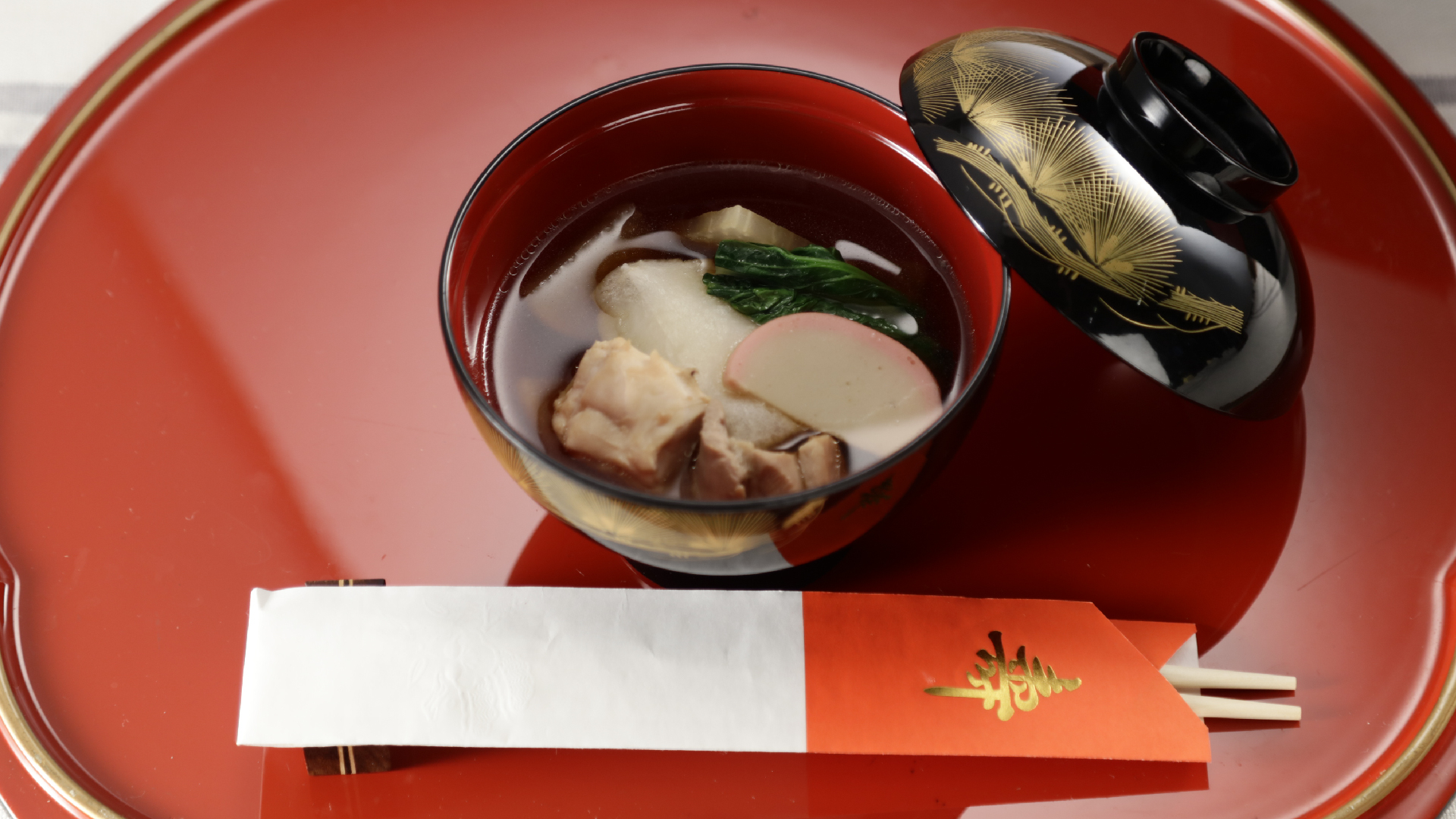 お正月に！京料亭白だしで簡単◎すまし汁に焼いた角餅のお雑煮