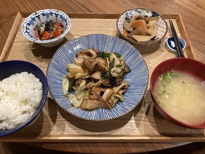 「豚肉となすのみそ炒め」の献立