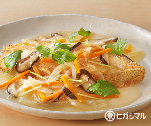 熱々のあんをかけて♪ カレイの中華あんかけ