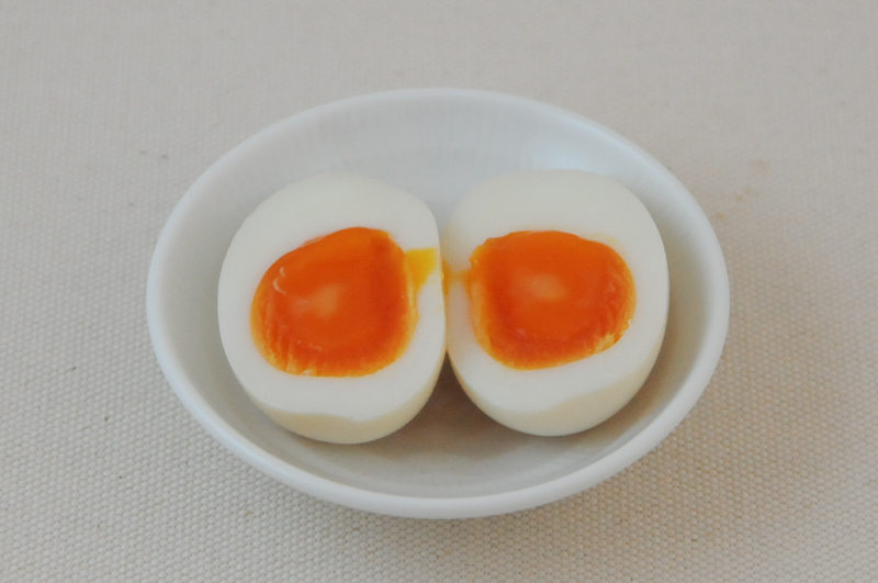 国産だし醤油で漬けるだけ！とろとろ半熟の味玉
