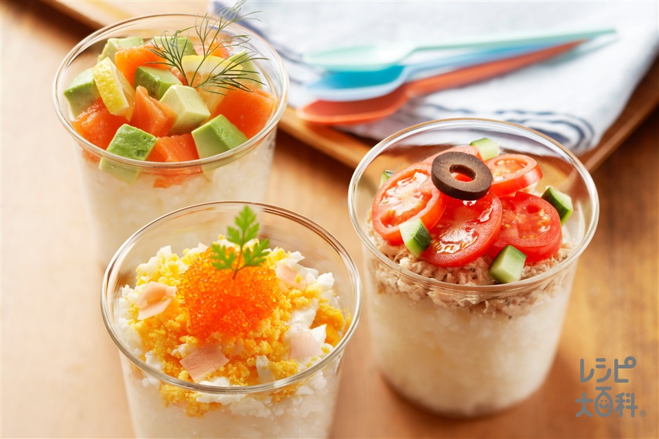 ひな祭りやホームパーティに！春を素敵に彩る、手軽に華やか「カップ寿司」を作ろうおうちごはん