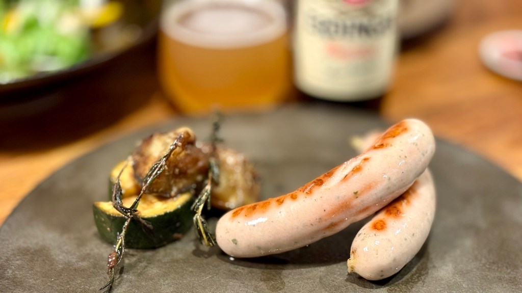 Amazon.co.jp: ヴァイスブルスト 白ウィンナー ソーセージ ヴァイスヴルスト 低温調理 ドイツ ミュンヘン リヒテンシュタイン 青森奥入瀬豚 使用青森県新郷村特産白ウィンナー×5セット: 食品・飲料・お酒