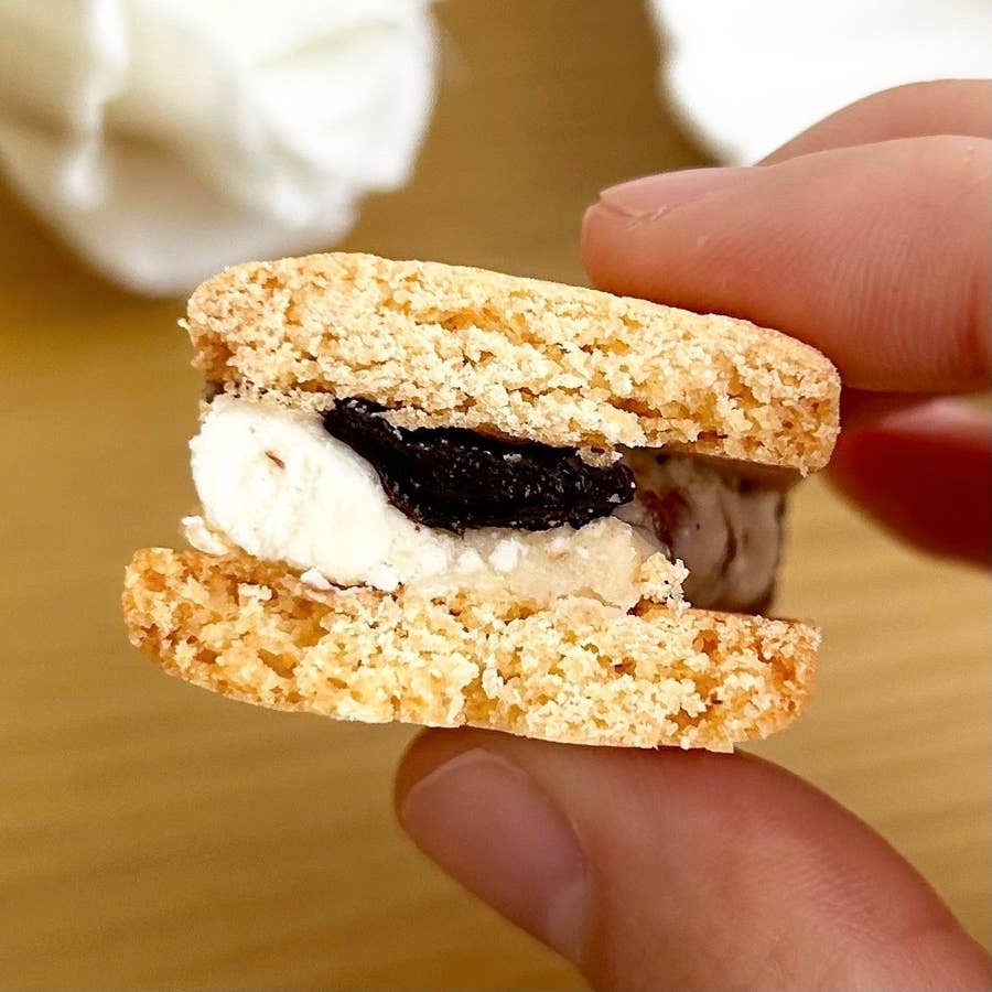 タイにいる時好きだった、ココナッツロール。 KALDIでは結構タイのものが買えて嬉しい。タイスナックお菓子ココナッツロールカルディカルディで購入日本生活日本暮らし日本食事本帰国