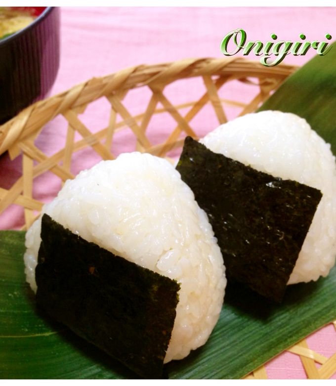 みんな大好き ツナマヨおにぎり：6選 パクパク食べられる、マヨネーズ以外のツナおにぎりアレンジも！ - E・レシピ 1 1ページ