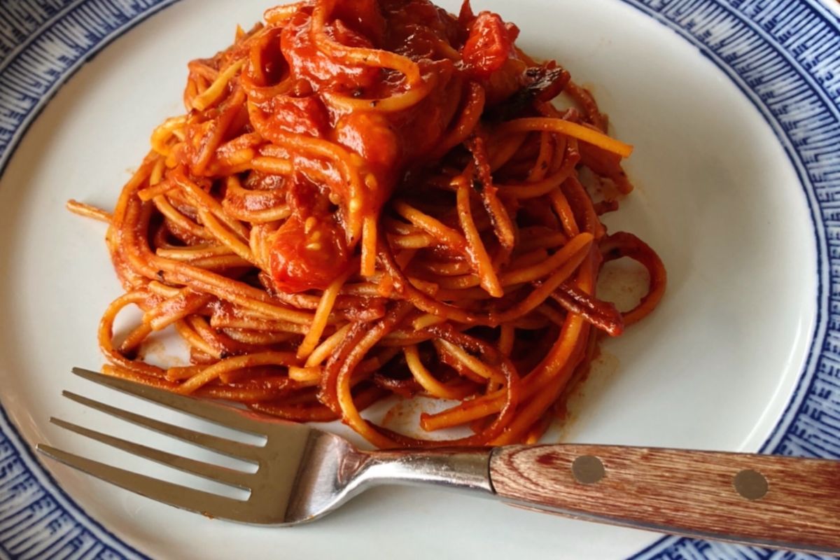 テレ朝POST »『家事ヤロウ!!!』レシピ 茹でない激うまパスタ、その名も「暗殺者のパスタ」 麺が旨みを直接吸収