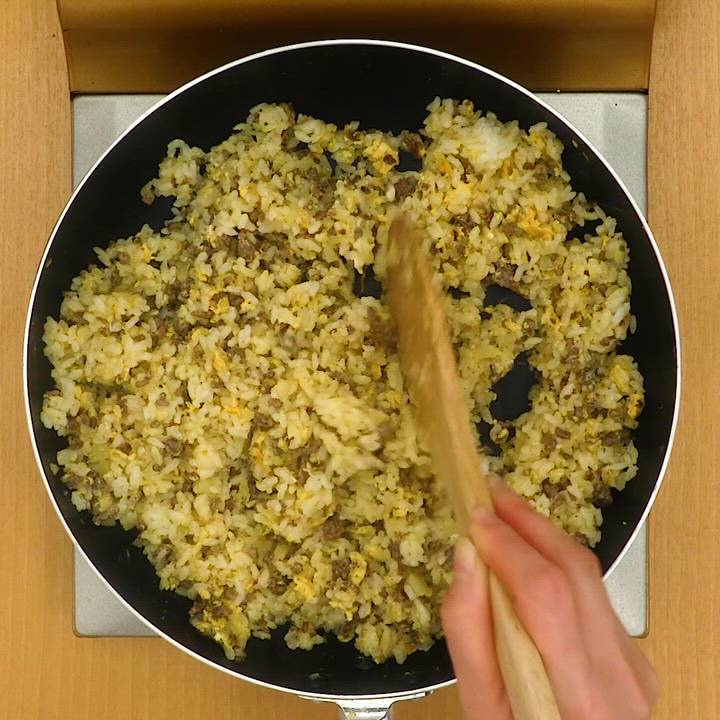 名物「黒チャーハン」のレシピを、ミシュラン星付きの店が初公開！三越伊勢丹の食メディアFOODIE フーディー