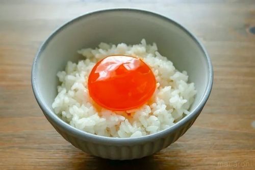 黄身は後乗せでトロトロに。極上食感の「親子丼」 『家庭料理 100のきほん』④ダ・ヴィンチWeb