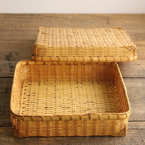 竹かご弁当 おかずのレパートリー豊かで食欲をそそる竹籠弁当🎋是非参考にしたいですね✨, 他の投稿もチェック✅→ @oben365,作ってみたいレシピをコメントで教えてね🍱, 今回は @ma.yu9473 さんの投稿をご紹介します✨, ーーーーーー, 𓂃 𝔾𝕠𝕠𝕕𝕖𝕧𝕖𝕟𝕚𝕟𝕘☽꙳𓂃, 今日のお弁当の詰め方です, お久しぶりの竹かご弁当, 深さがあるので底上げ必須😂,