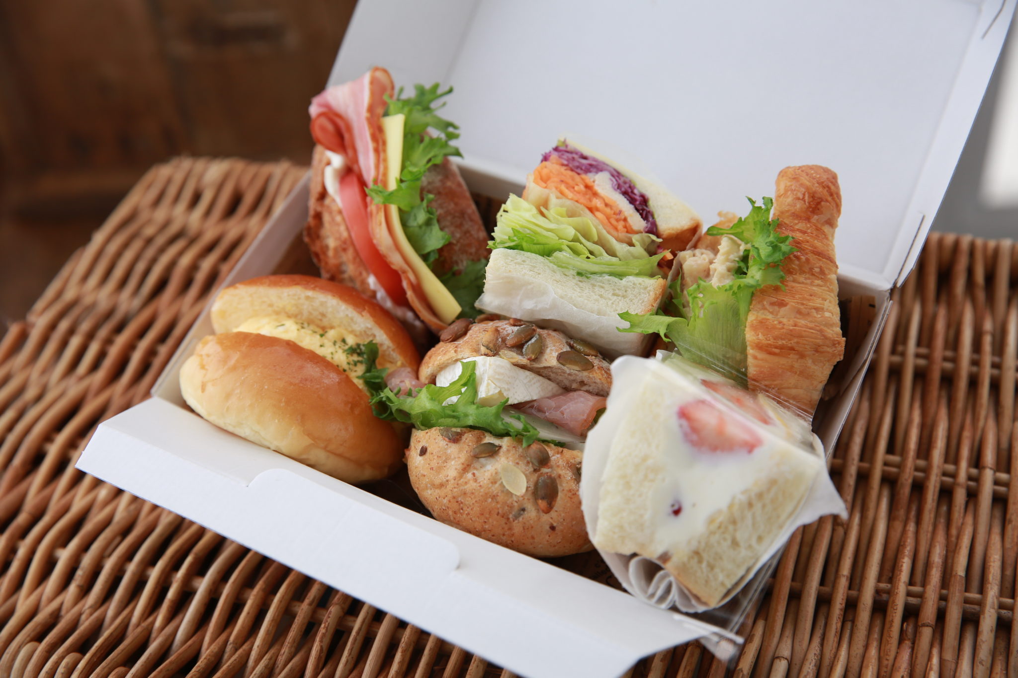 おしゃれピクニックに必須の持ち物はコレ♪映え写真のコツ・可愛いお弁当レシピも - PREMIUM OUTLETS TIMES