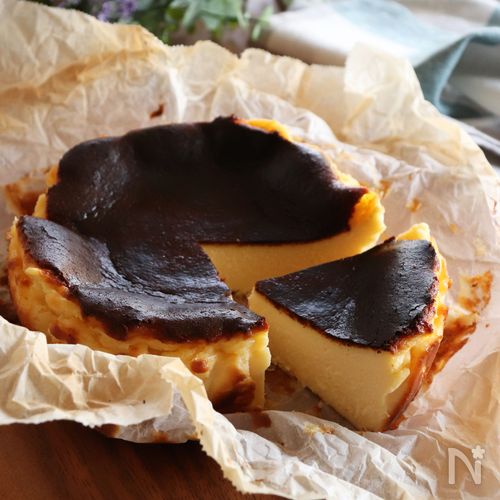 A WORKSバスクチーズケーキの基本 : スーパーで買える材料を入れて、混ぜ- メルカリ