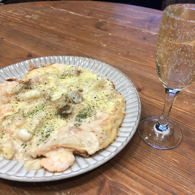 具材たっぷり♪ シーフードピザ