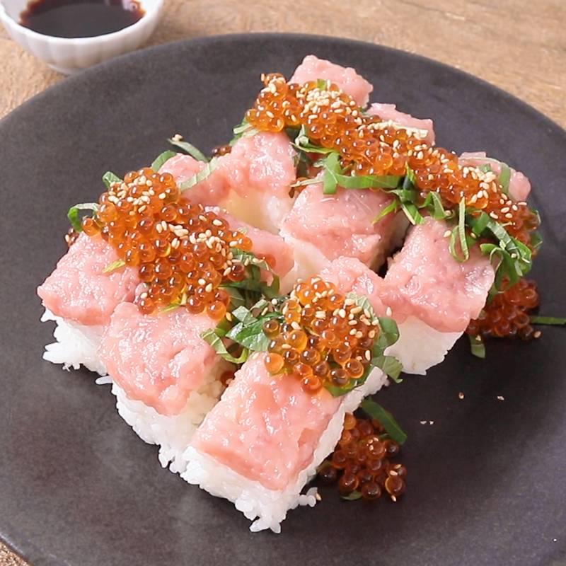 今夜のおつまみ 自家製いくらの醤油漬けで「軍艦巻き」沙耶ママ0422