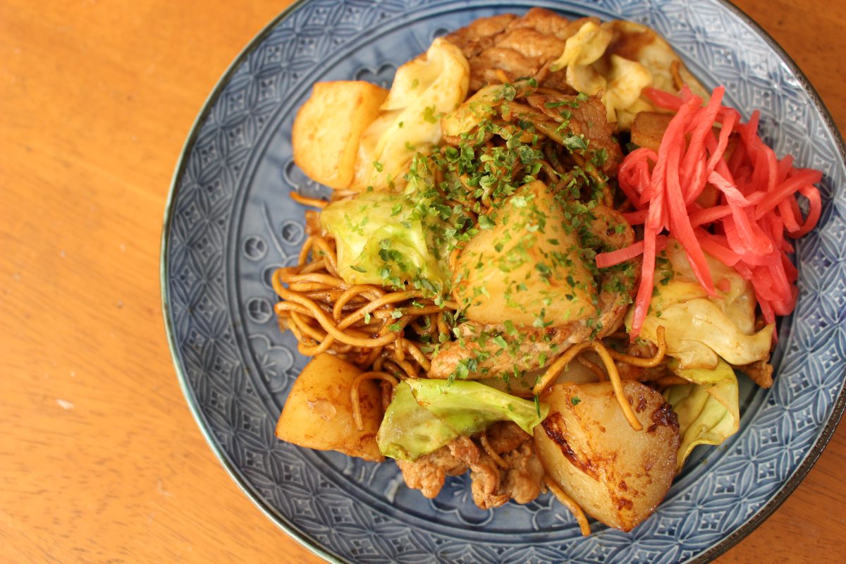 栃木市名物「じゃがいも入り焼きそば」本当に美味しいのかチャレンジしてきましたBuzzap