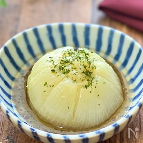 丸ごと新玉ねぎのとろとろレンジ蒸しラクつく管理栄養士考案の作り置きレシピサイト