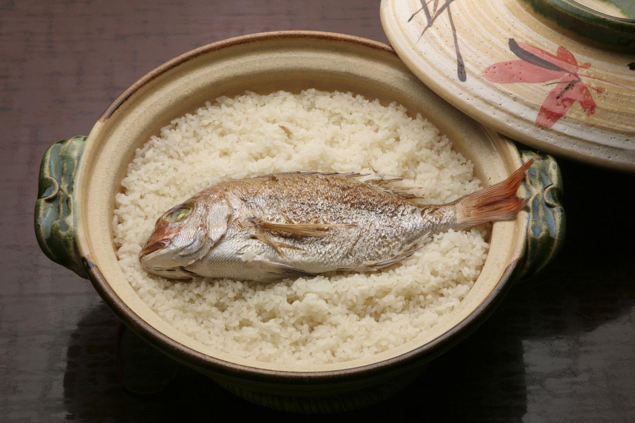 愛媛の絶品グルメ鯛めし：松山鯛めしと宇和島鯛めし！宇都宮商店