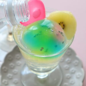 ゼリーやアイスを使って、グラスの中をカラフルに レトロな喫茶店風の再現レシピも - はてなニュース