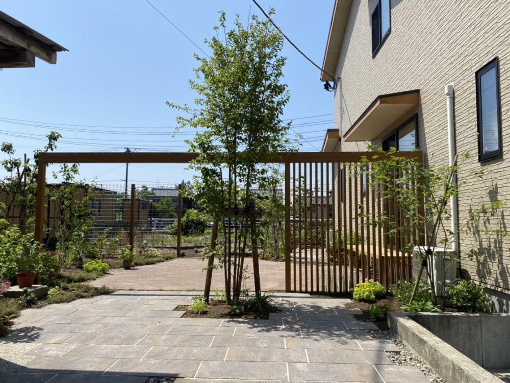 野菜と花を一緒に植える「キッチンガーデン」作りのコツ。北海道 十勝千年の森より