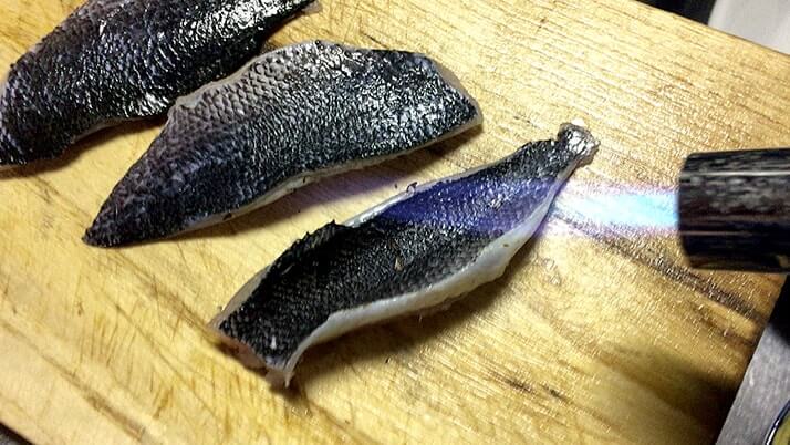 クロ メジナ の皮でさっぱりおつまみ