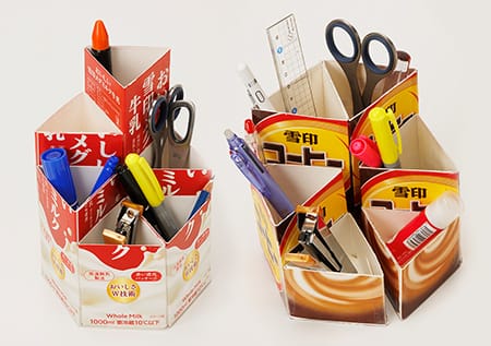 牛乳パックで小物入れ