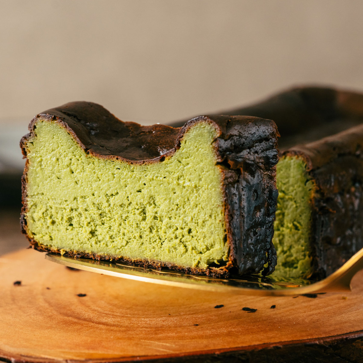 ふるさと納税 ＜選べる 種類＞グルテンフリー！バスクチーズケーキ 12cm×1個 プレーン ブルーベリー 抹茶 ほうじ茶 かぼちゃ ショコラ ケーキチーズケーキ 小麦粉 米粉 不使用 デザート スイーツ おやつ お取り寄せ グルメ 洋菓子 生クリーム 冷凍 送料無料 クリーム