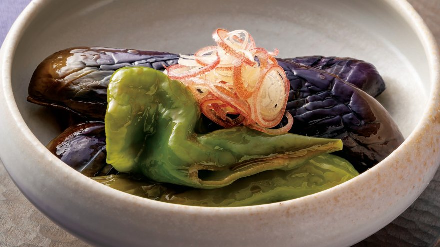 サッと炒めるだけ！ 万願寺とうがらしと豚肉の照りマヨ炒め