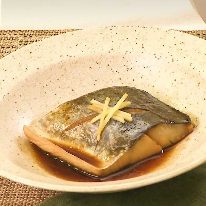 Amazon.co.jp: 泉万醸造黄金比 煮魚のたれ 200ml 愛知県特産たまりしょうゆ使用レンジで簡単 プロの味 : 食品・飲料・お酒