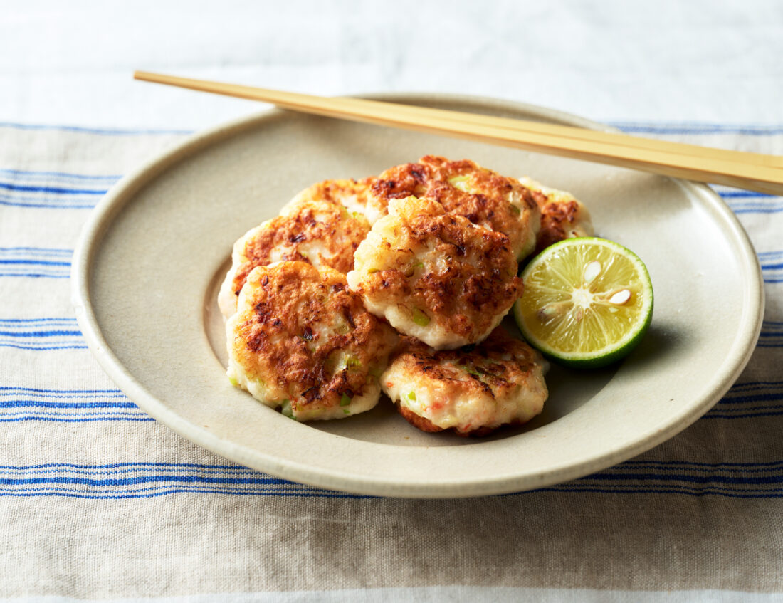 @hanadiet8 👈他の投稿もみてね, ぜひ保存して作って見てね🫶, いいね、コメント励みになります🥰💕, 詳しいレシピはこちら🎵,えび串揚げ🦐,材料5〜6本分 , ●えび 10匹くらい, ●はんぺん1枚, ●コーン20g, ●インゲン 3本, ●人参1 5本, ☆鶏ガラスープの素小さじ1 2, ☆片栗粉大さじ1,