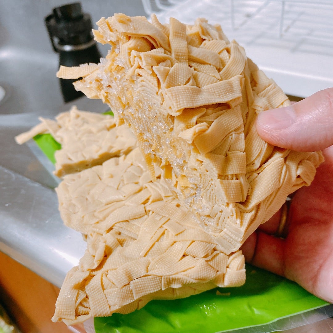 業務スーパーの豆腐皮スライスでスープとペペロンケイチェルおじ