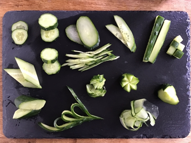 超簡単 切り方 きゅうりの飾り切り 9選＋失敗時の処理レシピ 飾り包丁 解説さぼてんさんの生活手帳 盛り付け・飾り切りは誰でもできる無料の贅沢