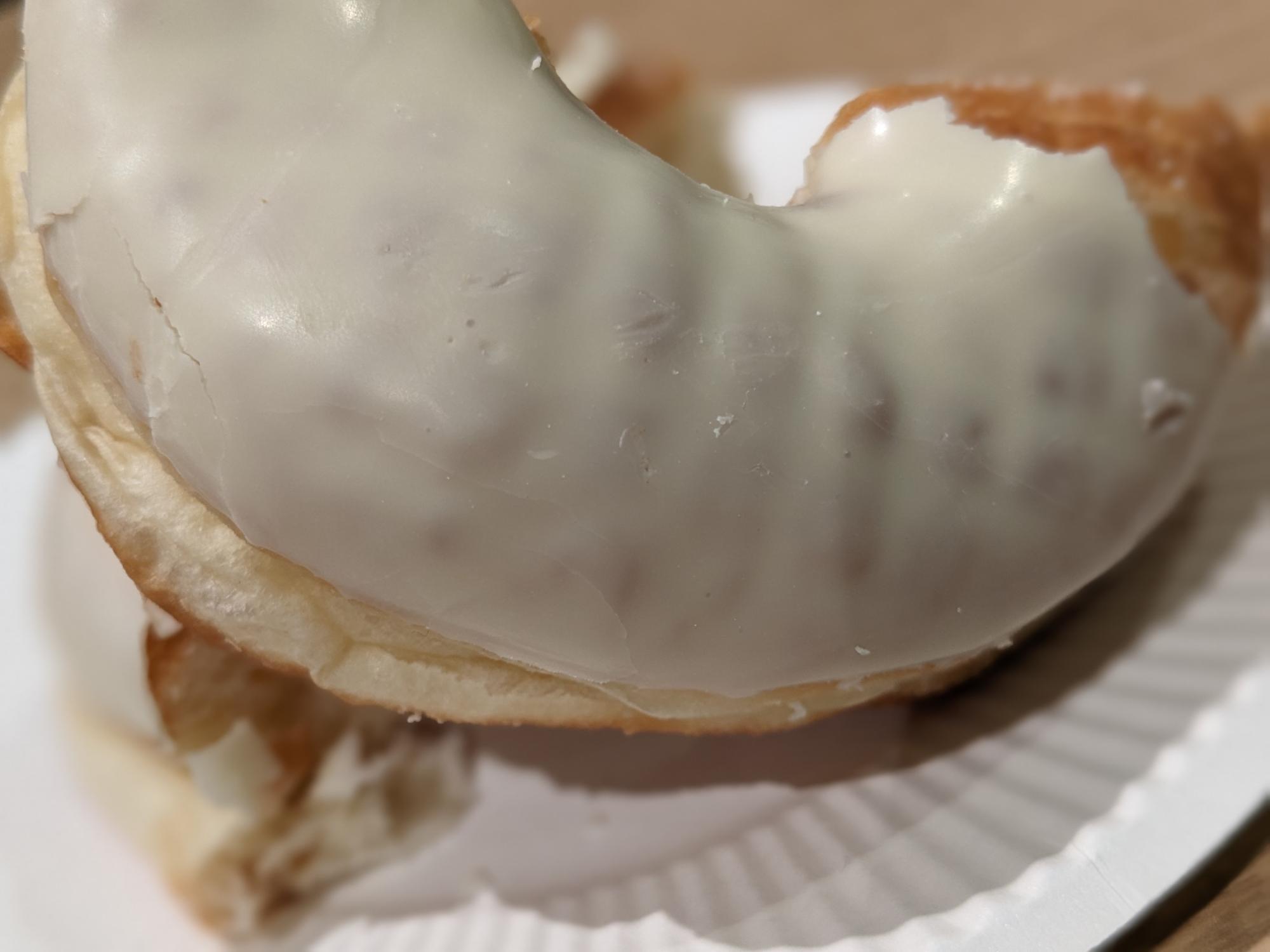 ミスド「白いポン・デ・リング」を実食レポ！白くて“やわ、もっちり”な新食感ウォーカープラス