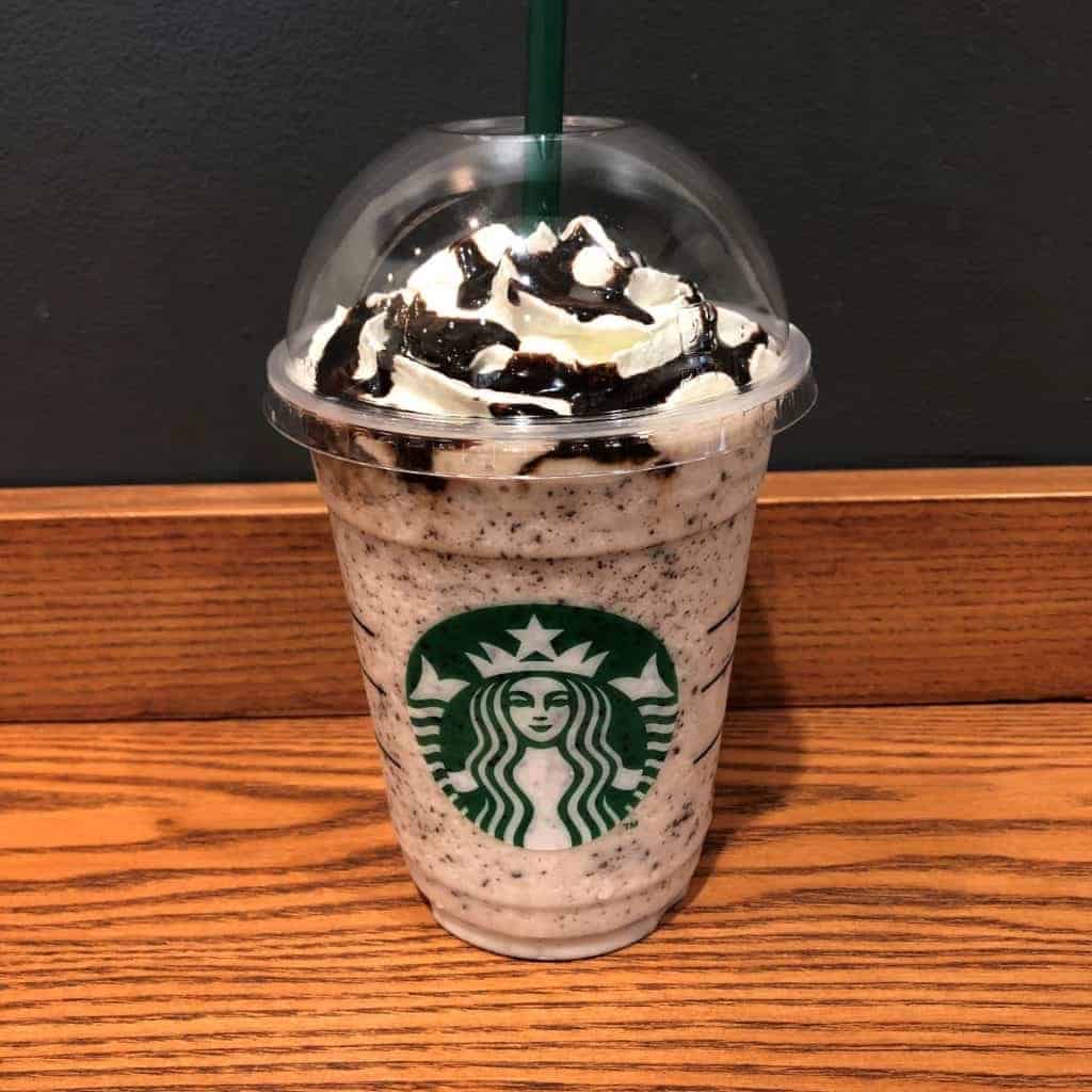 スタバ新作 SNSで話題のカスタム「アポロフラぺ」が公式に!? 「ストロベリーフラペチーノ チョコレート ver.」飲んでみたマイナビニュース