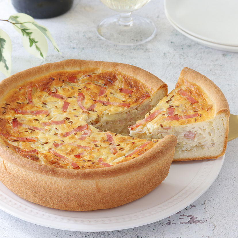 秋の新ワインと一緒に楽しみたい「玉ねぎケーキ」 レシピと動画あり